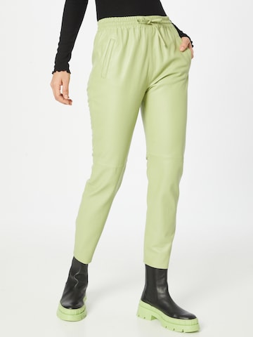 Pantaloni 'Gift' de la OAKWOOD pe verde: față