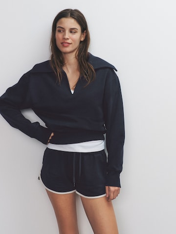 The Set Sweatshirt in Blauw: voorkant