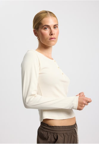 rethinkit studios Shirt 'Elevate' in Weiß