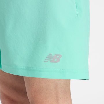 Regular Pantalon de sport 'Sport Essential Short 5"' new balance en vert