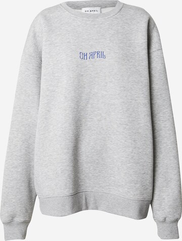 OH APRIL Sweatshirt in Grey: front