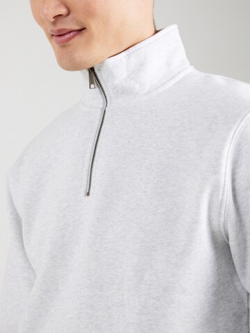 Carhartt WIP Sweatshirt in Grau