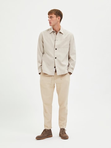 SELECTED HOMME Regular fit Button Up Shirt in Beige