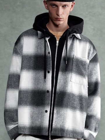 Pull&Bear Jacke in Schwarz