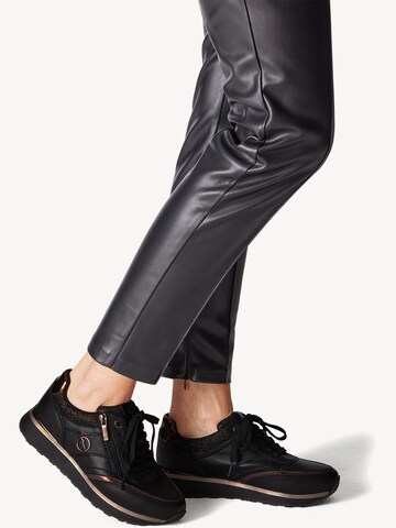 Tamaris Sneaker in Schwarz: Vorderseite