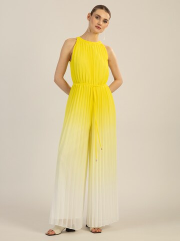 APART Jumpsuit in Yellow: front