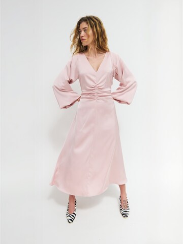 Crās Dress ' Wrenleecras ' in Pink