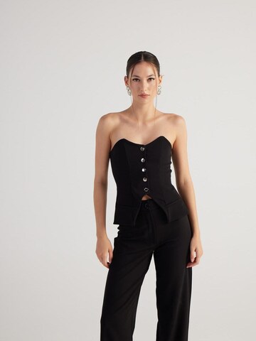 HOLLY LOLLY Top – černá: přední strana