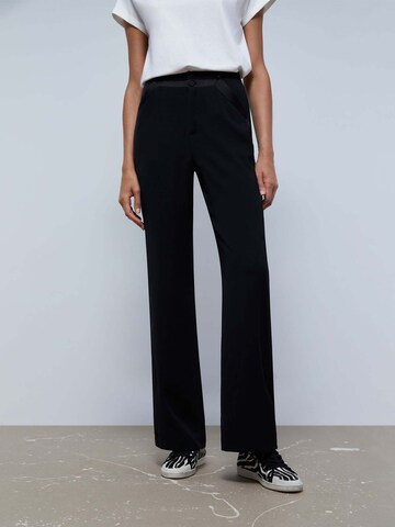 Scalpers Flared Pants in Black