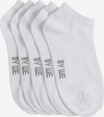 WE Fashion - Meias em branco: frente