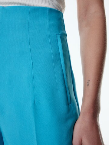 EDITED Normalny krój Spodnie w kant 'Charlotta' w kolorze niebieski