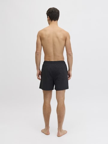 JACK & JONES Zwemshorts 'JPSTMaui' in Zwart