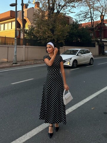 JANE's Šaty – černá