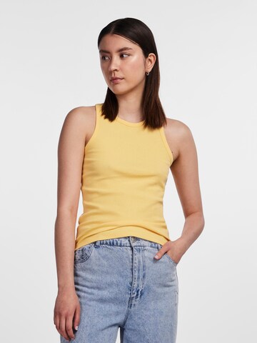 PIECES Top 'RUKA' in Yellow: front