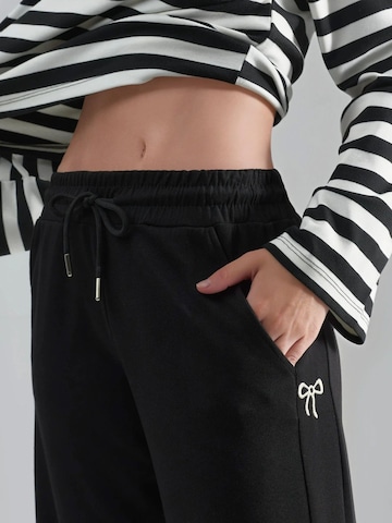 Hiccup - Loosefit Calças em preto