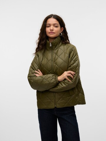 Veste mi-saison 'VMSkylar' VERO MODA en vert