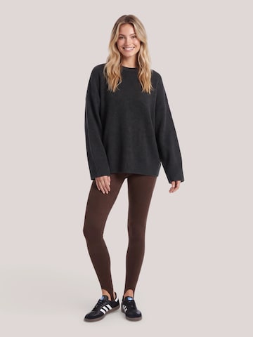 Skinny Pantaloni de la Tatiana Zidekova pe maro