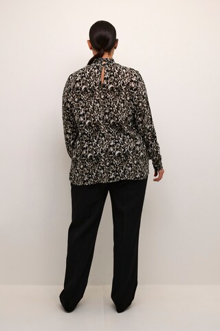 KAFFE CURVE Bluse 'KA Ami' i sort
