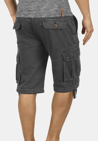 !Solid Regular Cargoshorts 'Vizela' in Grau