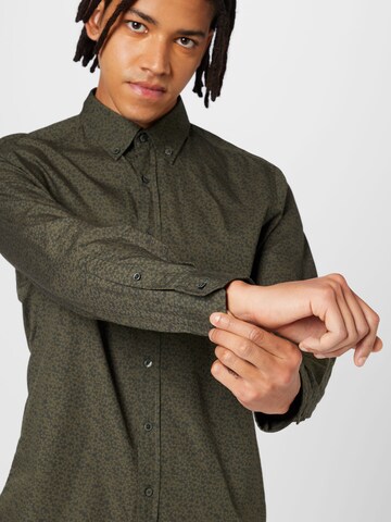 STRELLSON Regular fit Button Up Shirt in Green