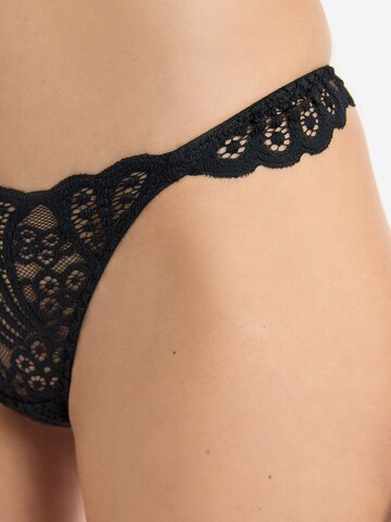 ETAM String 'ETREINTE ' in Schwarz