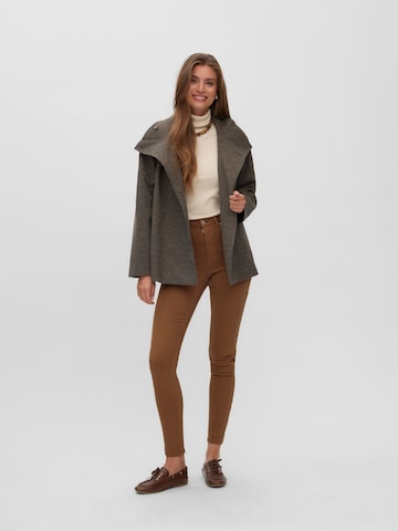 Coupe slim Jean 'VMSophia' VERO MODA en marron