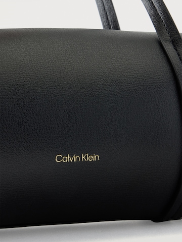 Calvin Klein Чанта за през рамо в черно