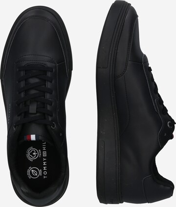 TOMMY HILFIGER Sneaker in Schwarz