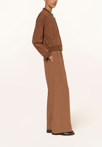 darling harbour Regular Pleat-Front Pants in Brown: side