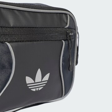 ADIDAS ORIGINALS Umhängetasche 'Airliner' in Schwarz
