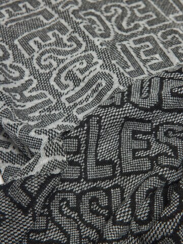 GUESS Scarf in Grey