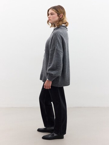 MANUKA Sweater in Grey