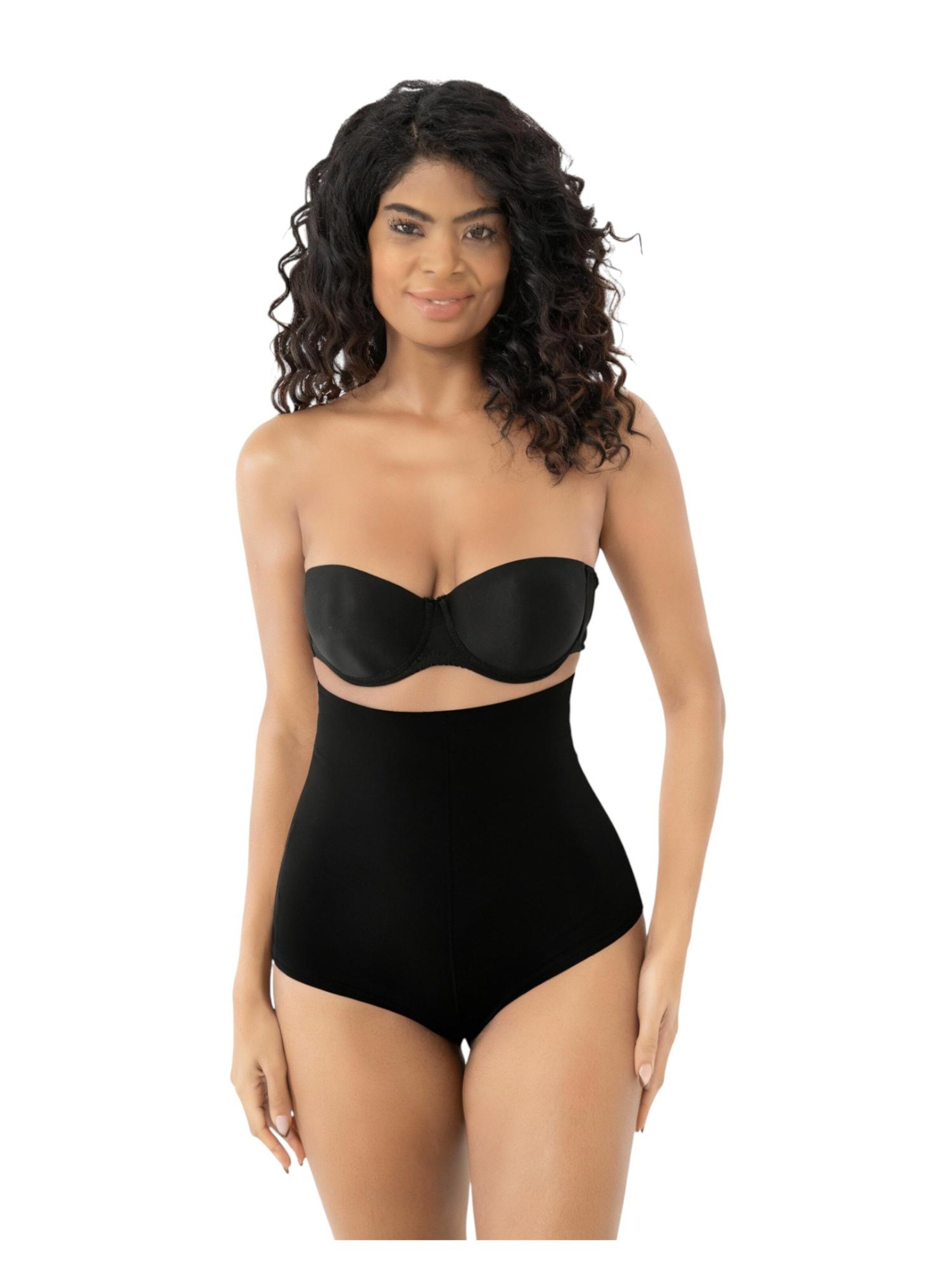 Slip scultant 'LaserInvisible' fashionshowcase en noir