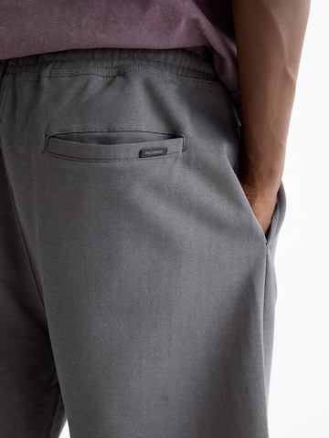 Pull&Bear Loosefit Shorts in Grau