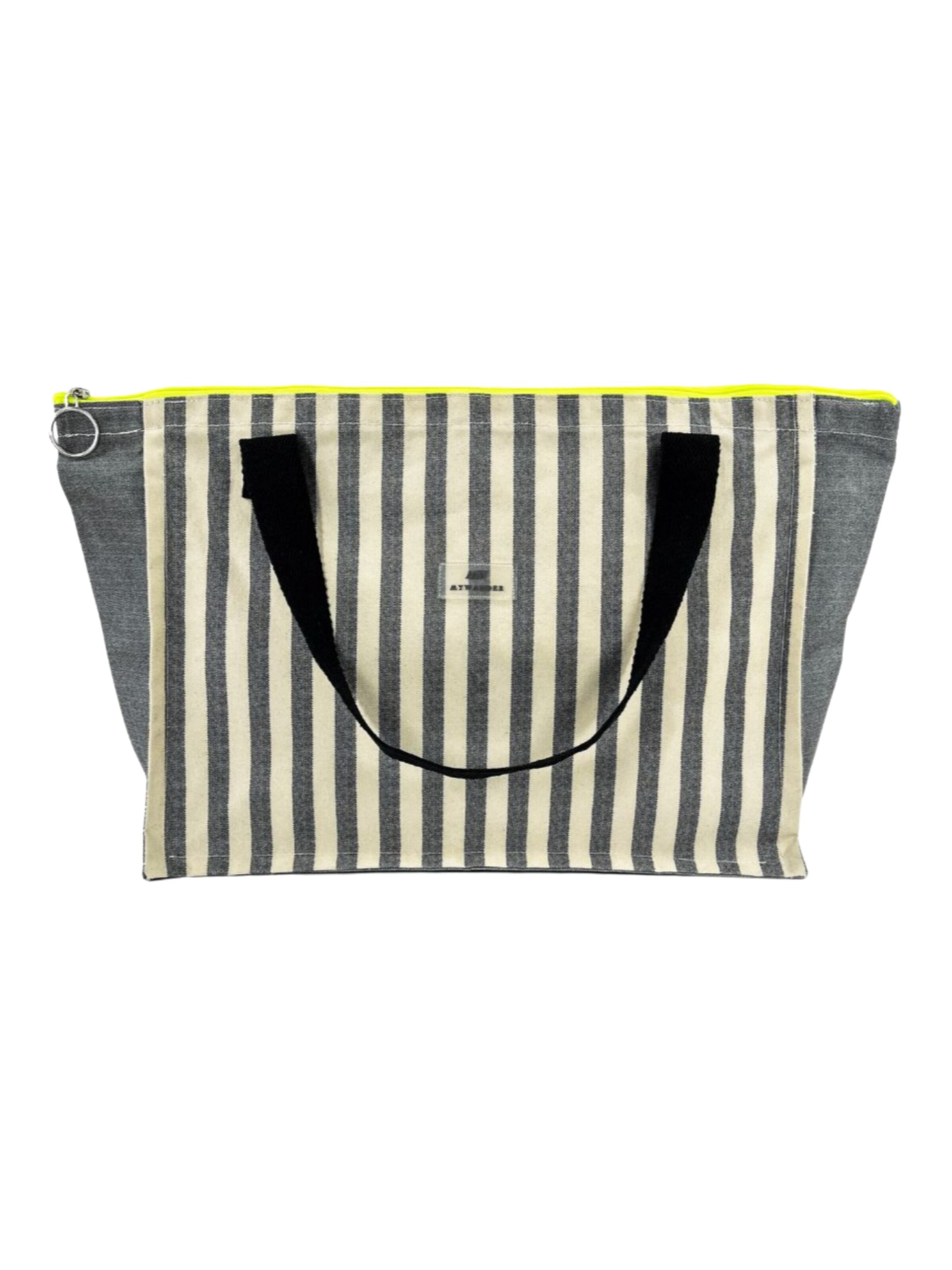 Mywander Reisetasche 'XL TRAVEL AND FAMILY BAG'‌‌‌‌‌‌‌‌ in Grau: Vorderseite