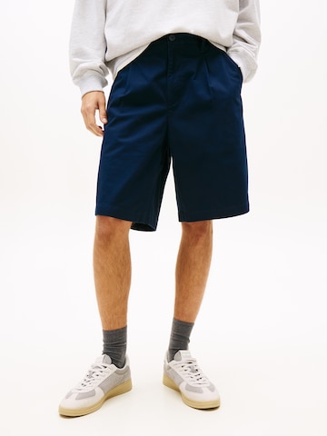 Tommy Jeans Loose fit Pleat-front trousers in Blue: front