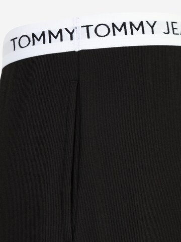 melns Tommy Jeans Pakapēniski sašaurināts piegriezums Bikses