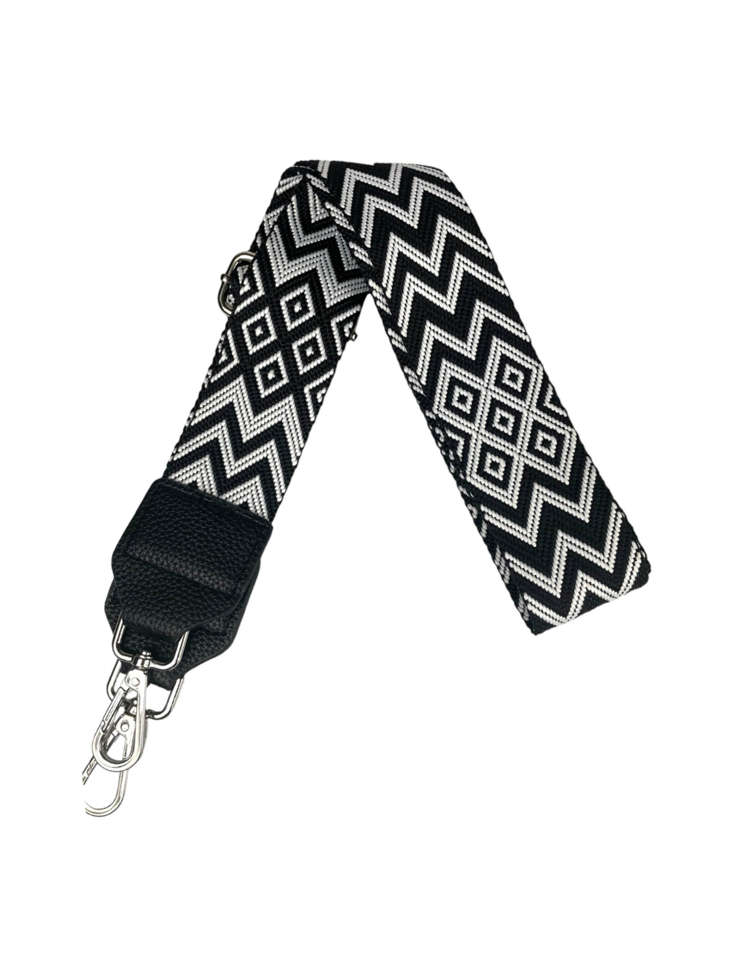 Kumixi Fanny Pack in Black