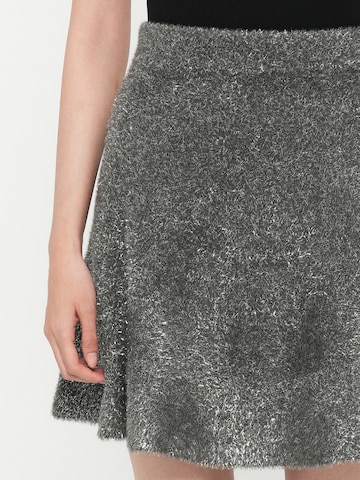 YAS - Falda 'YASLISTRA' en gris