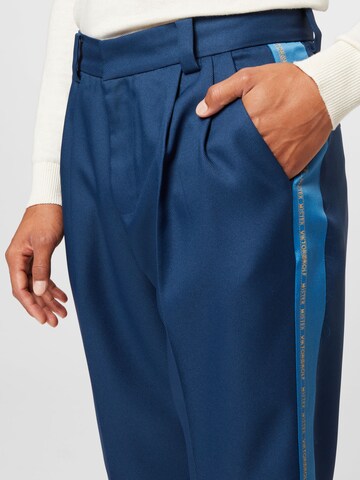 Viktor&Rolf Loose fit Pleat-Front Pants in Blue