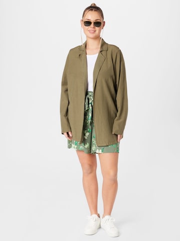 Blazer 'BILLIE' di ONLY Carmakoma in verde