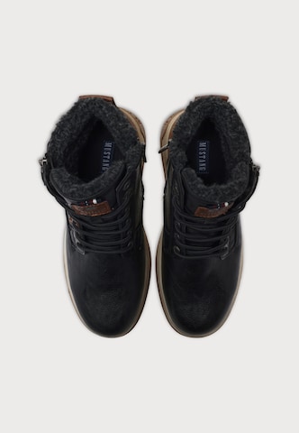 MUSTANG Schnürboots in Schwarz