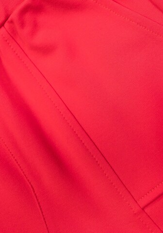 GARCIA Tapered Pants in Red