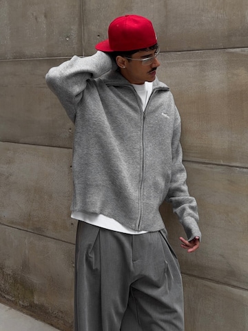 Vestes en maille Bershka en gris
