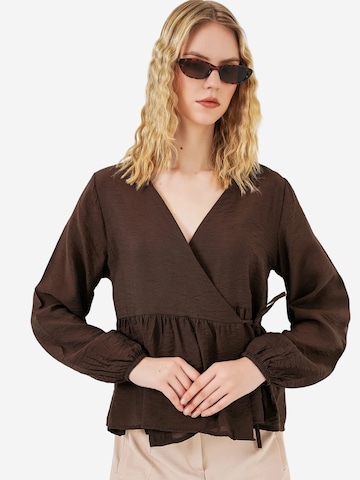 Bigdart - Blusa em castanho: frente