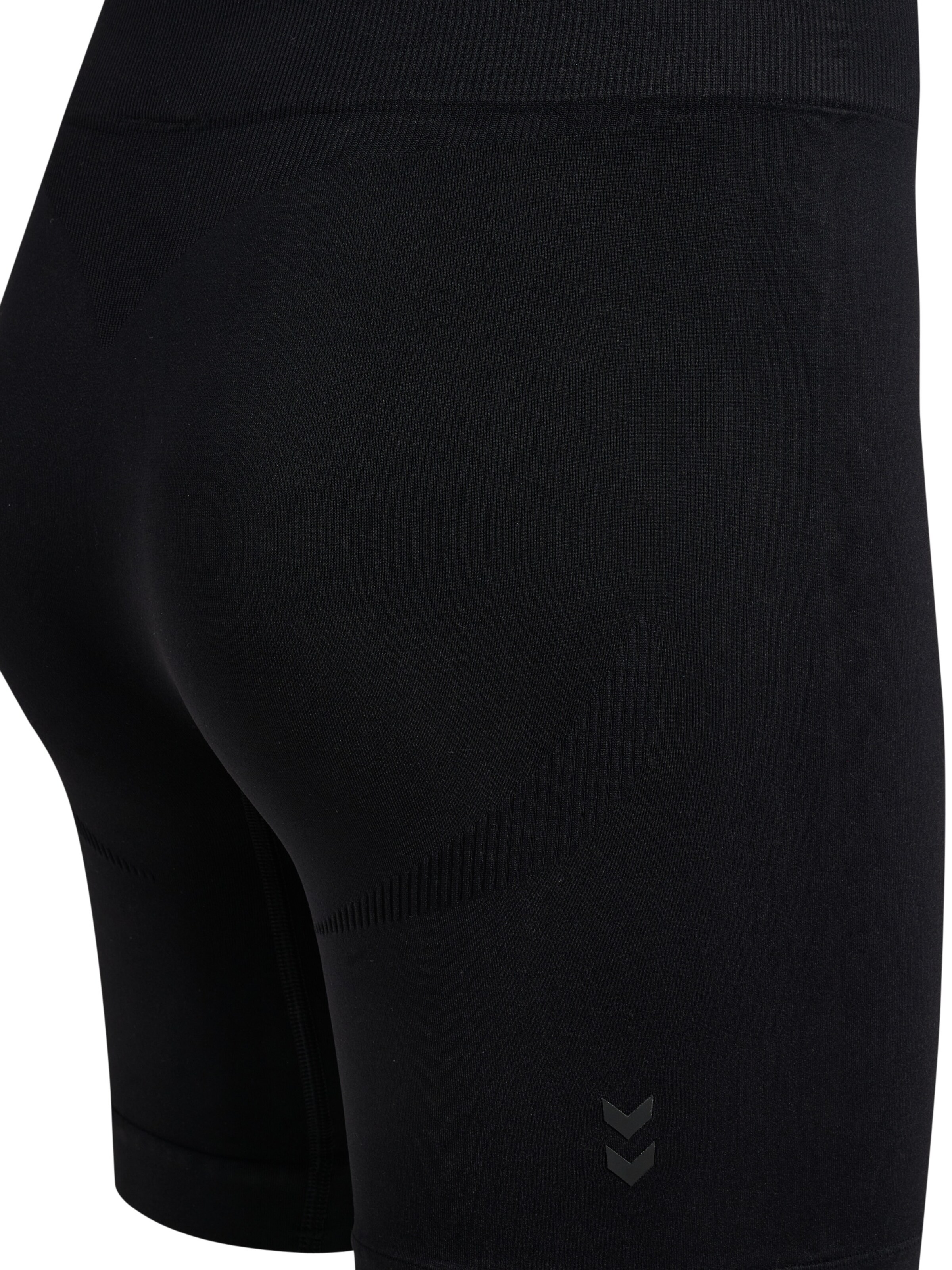 Hummel Slimfit Sportshorts 'Flow' in Schwarz
