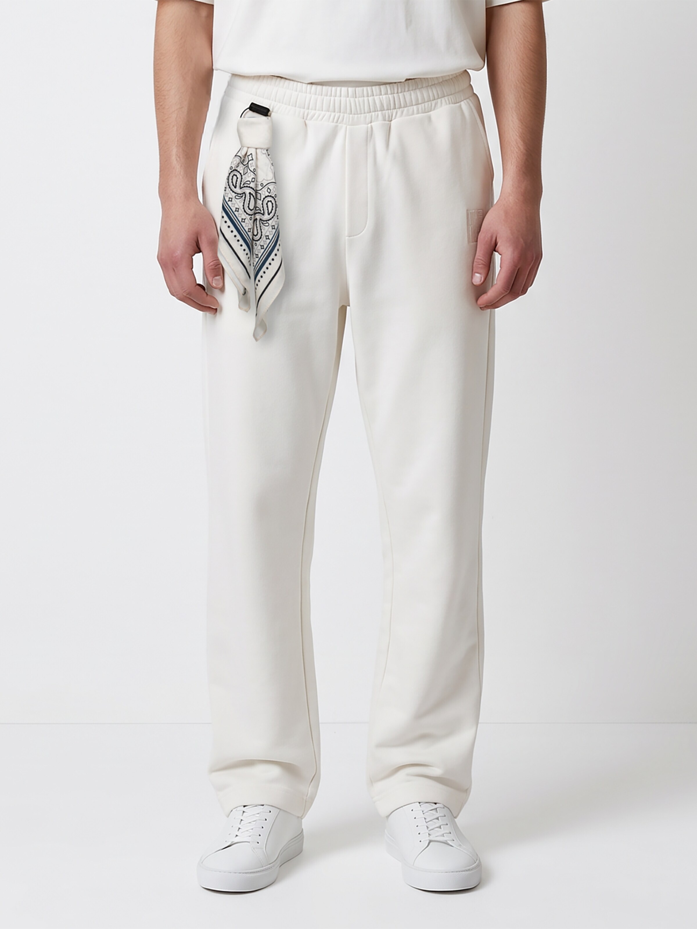 Alessandro Magno Loose fit Workout Pants 'CORE 8.0 JOGGPANTS' in White: front