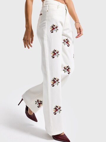 IT'S BASIC Regular Jeans 'STRAIGHT HIGH RISE JEANS' in Wit