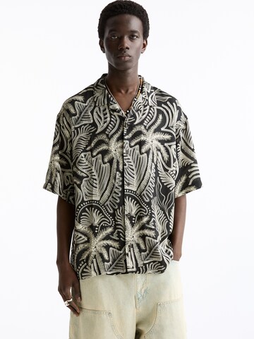Pull&Bear Comfort fit Ing - fekete: elől
