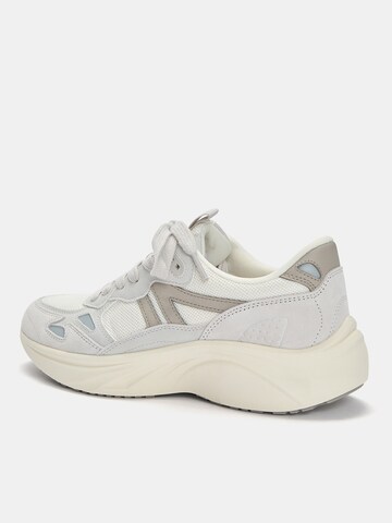 Sneaker bassa di Pull&Bear in beige